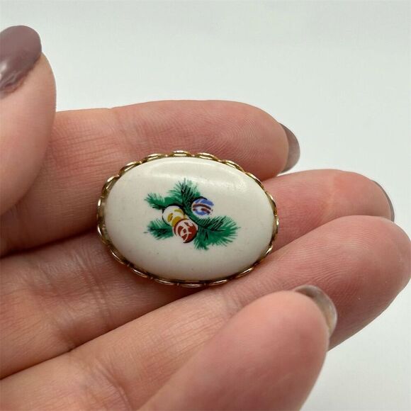 Vintage Small Christmas Flower Candle & Pine Bough Brooch Pin Oval Holiday Theme - Picture 2 of 10